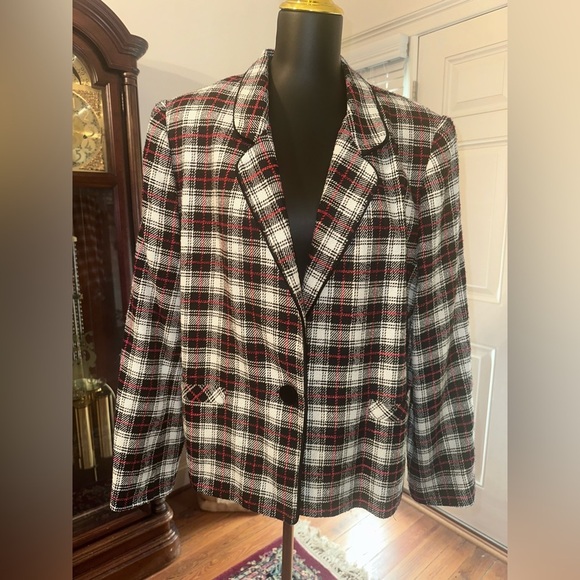 🔥🔥Vintage plaid blazer with velvet button and trimming - Picture 1 of 5